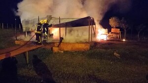 INVESTIGAN APARENTE INCENDIO INTENCIONAL EN CASILLA DE TRINIDAD