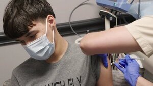 Adolescentes sanos de 12 a 17 podrán vacunarse en octubre | 1000 Noticias