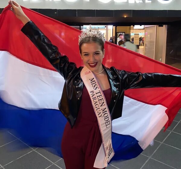 Nazarena Aguilar en el Miss Teen Model International: “Me encuentro muy feliz de representar a mi Paraguay” - Gente - ABC Color