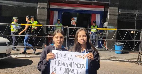La Nación / Unepy rechaza control de mochilas y pide soluciones