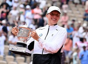 Iga Swiatek venció a Karolina Muchova y conquistó París - Tenis - ABC Color