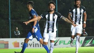 Santaní triunfa y es líder provisorio de la Intermedia