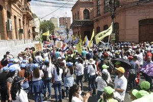 El gasto salarial público aumentó 8,3 veces en 22 años, advierte Dende - Economía - ABC Color