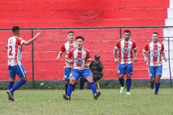 Primera C: Capitán Figari deja sin invicto a 12 de Octubre - Fútbol de Ascenso de Paraguay - ABC Color
