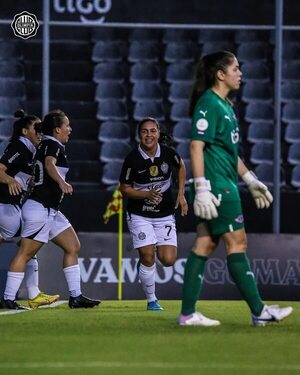 Olimpia venció en la primera pulseada por el Apertura Femenino   - Olimpia - ABC Color