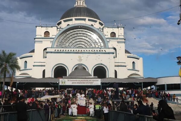 Monseñor Valenzuela exhortó a los feligreses a nutrirse de Cristo - Nacionales - ABC Color