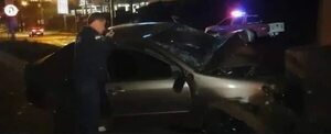 Trágico accidente: joven muere al chocar su vehículo contra una columna - ABC en el Este - ABC Color