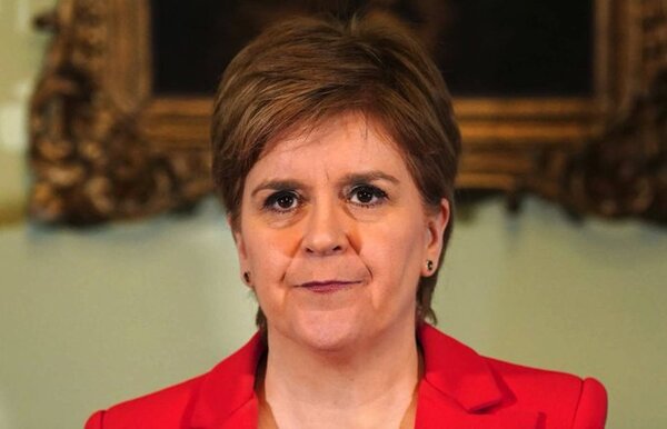 Exprimera ministra de Escocia es arrestada