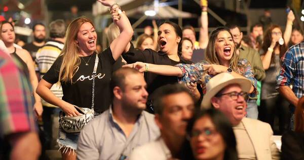 La Nación / ¡Ritmo tropical y lluvia! Así se disfrutó el festival Asunción Baila Cumbia