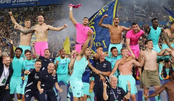 El Verona se impone al Spezia en el partido de desempate y se queda en la Serie A - Fútbol Internacional - ABC Color