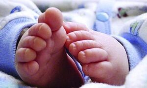 Bebé de seis meses muere por asfixia mientras amamantaba