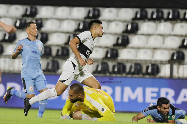 [VIDEO] El gol de "Animalito" Quintana que puso en ventaja a Olimpia ante "Resi"