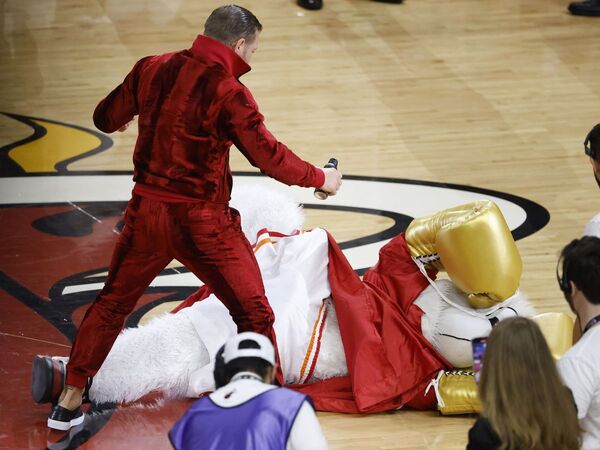 Diario HOY | McGregor agredió a la mascota de los Heat