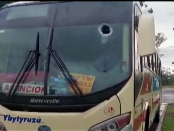 Pasajera muere por el impacto de una piedra en Ybytymi · Radio Monumental 1080 AM