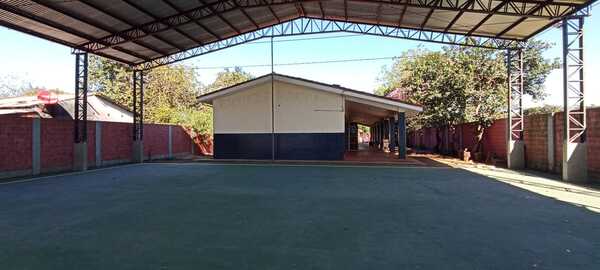 Reparaciones “parches” en escuela San Ignacio de Hernandarias - La Clave