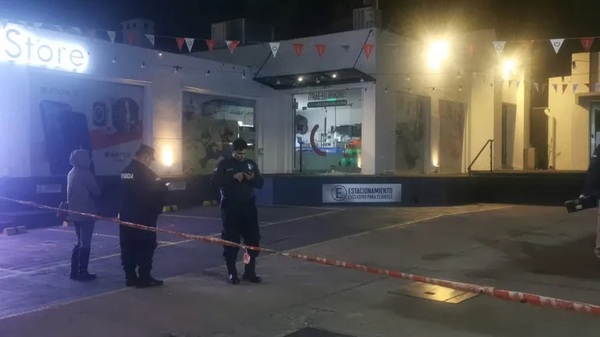 Delincuentes asesinan a guardia de seguridad en asalto a tienda de electrónica - Noticiero Paraguay