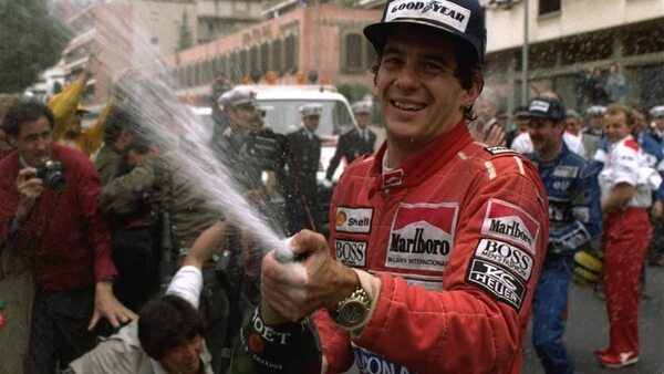 Detalles exclusivos de la serie de Senna que se filma en Argentina: un guiño a Fangio y el sueño del brasileño en el Autódromo de Buenos Aires