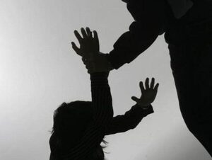 Psicólogo: "la crianza amorosa y firme nada tiene que ver con la violencia" · Radio Monumental 1080 AM