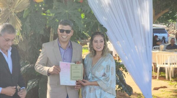 Cumpleaños terminó en boda: en festejo le pidió casamiento y ahí ambos dieron el sí