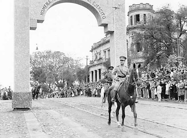 El Desfile de la Victoria de 1935: Honrando la Victoria del Ejército Paraguayo | OnLivePy