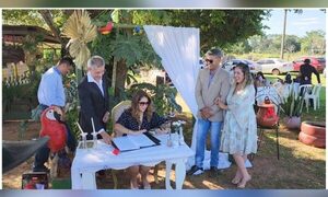 Festejó su cumpleaños, pidió matrionio a su novia y ahí mismo se casaron