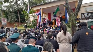 Homenaje, gratitud y reconocimiento a los héroes de la patria en Encarnación - Nacionales - ABC Color