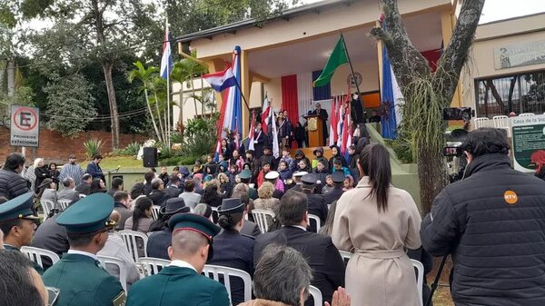 Homenaje, gratitud y reconocimiento a los héroes de la patria en Encarnación - Nacionales - ABC Color