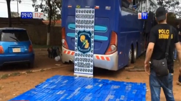 Hallan drogas en bus de empresa de turismo - Noticias Paraguay