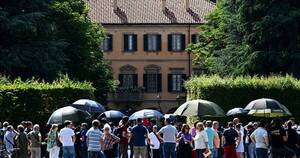 La Nación / Italia: despedirán a Silvio Berlusconi con un funeral de Estado en la catedral de Milán