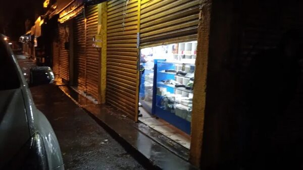 Delincuentes reducen a guardia y roban celulares y dinero - ABC en el Este - ABC Color