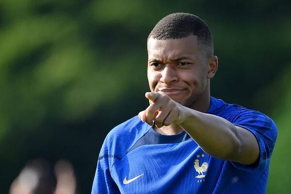 Mbappé comunica al París SG que no renovará su contrato en junio de 2024 - Fútbol Internacional - ABC Color