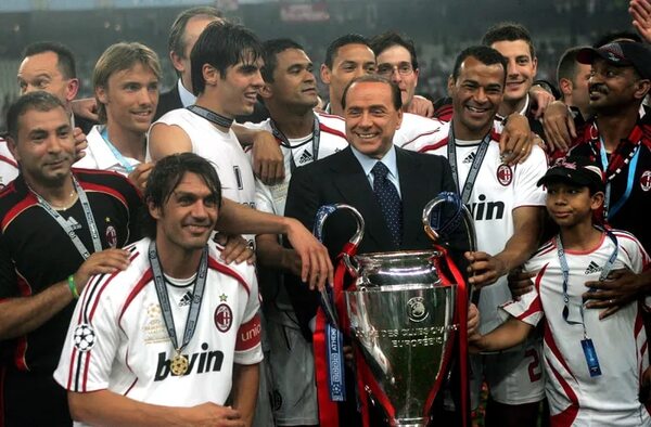 El AC Milan y Monza lloran la muerte de Berlusconi - Fútbol Internacional - ABC Color