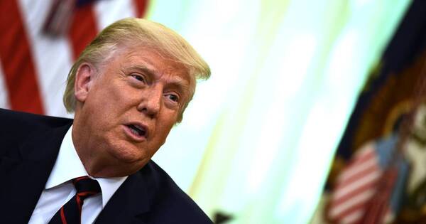 La Nación / Trump comparece ante una corte acusado de 34 cargos