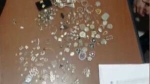 Recuperan 2 kilos de joyas que fueron robadas de una joyería