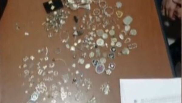Recuperan 2 kilos de joyas que fueron robadas de una joyería