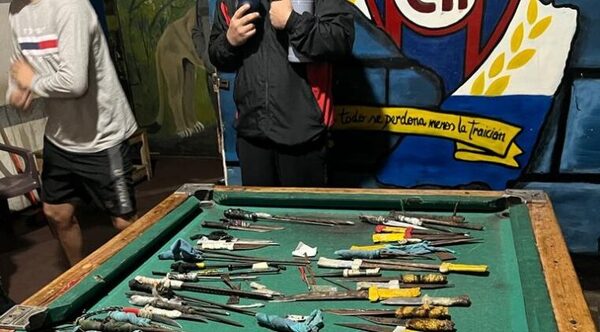 Hallan drogas, armas y teléfonos en Tacumbú - Oasis FM 94.3