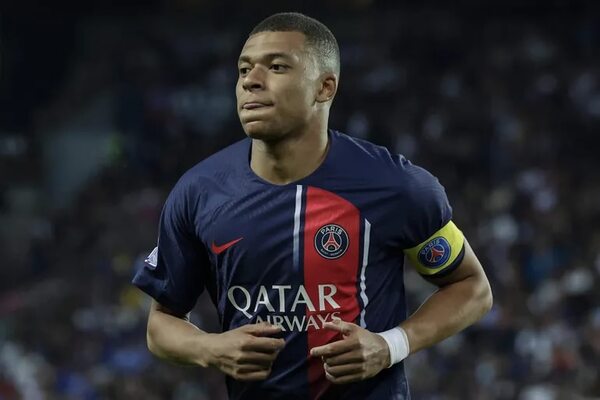 Mbappé dice que ya en 2022 avisó al PSG que no prolongaría más allá de 2024 - Fútbol Internacional - ABC Color