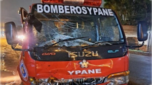 Dos camiones de bomberos iban a auxiliar, pero chocaron entre sí