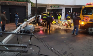 Luque: Joven muere tras violento choque de un vehículo contra una columna - OviedoPress