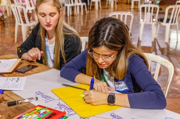 Aprendedores Públicos, una academia que busca transformar a líderes cívicos en actores políticos con impacto | Lambaré Informativo