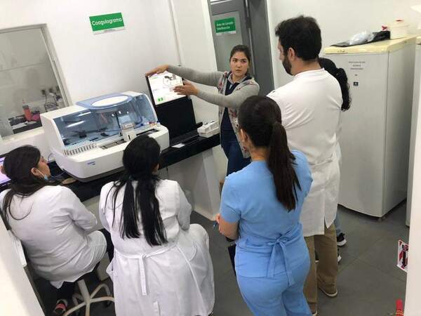 Laboratorio del Hospital Regional de PJC recibe lote de equipos modernos de ultima tecnología