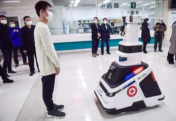 Diario HOY | Tragadas sin fin en IPS: "usan" a robot para amañar licitación de limpieza y favorecer a "socios"