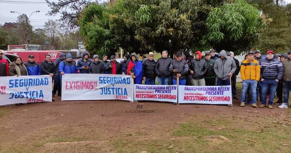 La Nación / Cansados de asaltos, transportistas se manifestaron para exigir seguridad