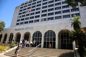 Diario HOY | Contraloría investiga a 121 jueces y fiscales: deben demostrar si ingresos corresponden a sus bienes