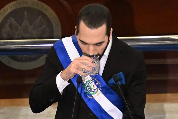 El Tribunal de Ética de El Salvador multa a la jefa de Gabinete de Bukele por corrupción - Mundo - ABC Color