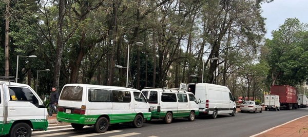Transportadoras se manifiestan para exigir seguridad
