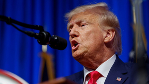 Arrestan al expresidente Donald Trump tras acudir a corte en Miami