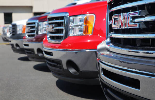 General Motors anuncia m谩s inversiones en EEUU para mantener la producci贸n de autos con motores de combustible - Revista PLUS