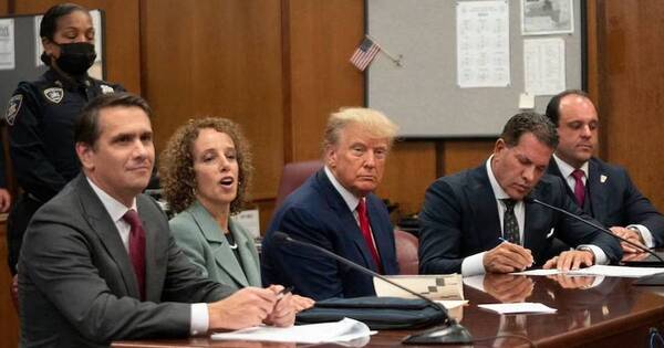 La Nación / Trump se considera víctima de una “caza de brujas”
