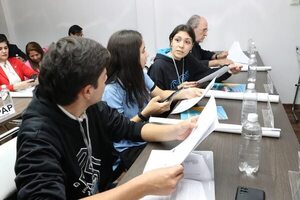 Estudiantes cuestionan actitud autoritaria del MEC y advierten de paros y tomas de colegios - Nacionales - ABC Color
